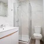 Hostwise - Modern Flat With A Apartment *