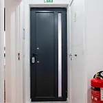 Apartment Hostwise - Modern Flat With A *
