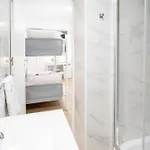 Hostwise - Modern Flat With A Apartment