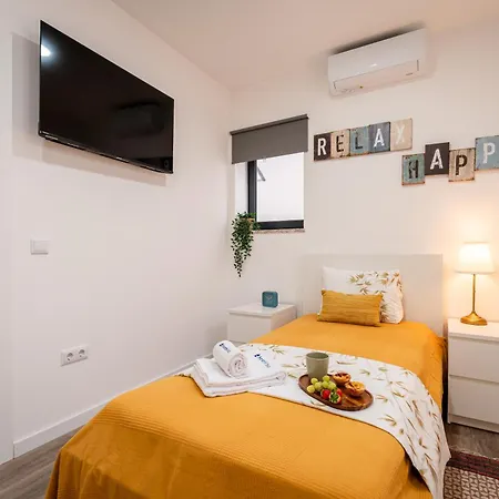 Hostwise - Modern Flat With A *