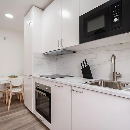 Hostwise - Modern Flat With A *