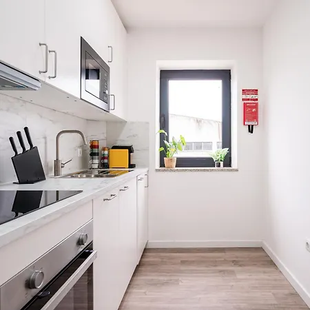 Hostwise - Modern Flat With A