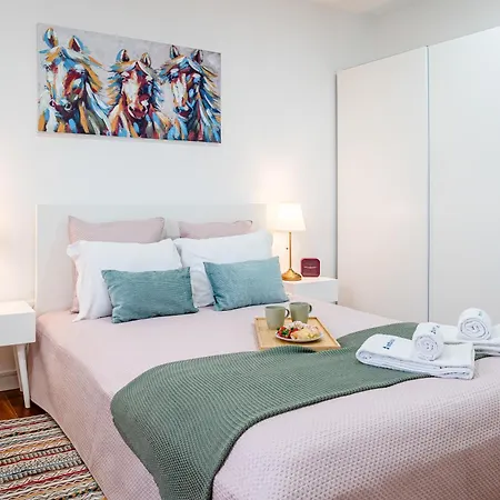 Hostwise - Modern Flat With A Appartement São Mamede de Infesta