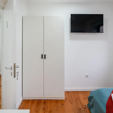 Hostwise - Modern Flat With A Appartamento