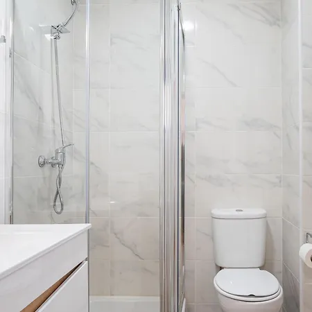 Hostwise - Modern Flat With A Appartamento São Mamede de Infesta