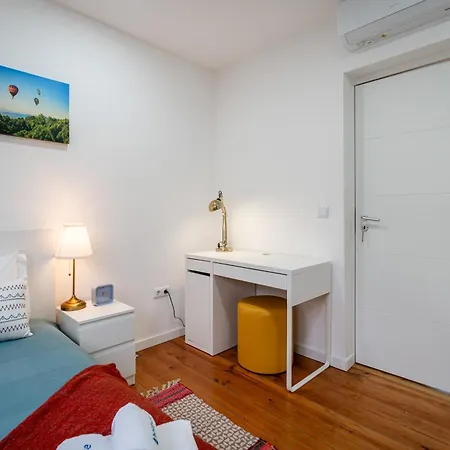 Hostwise - Modern Flat With A