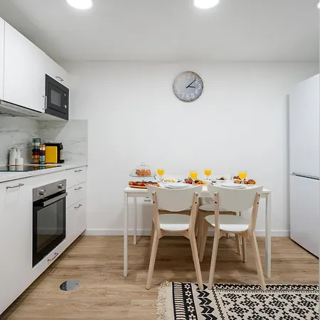 Hostwise - Modern Flat With A * São Mamede de Infesta