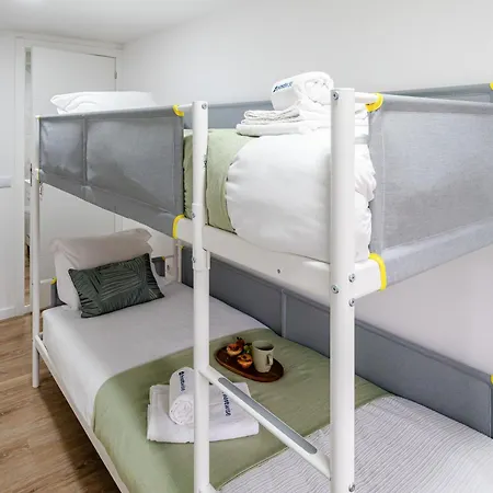 Hostwise - Modern Flat With A Appartement