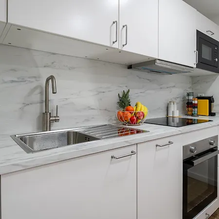 Apartment Hostwise - Modern Flat With A