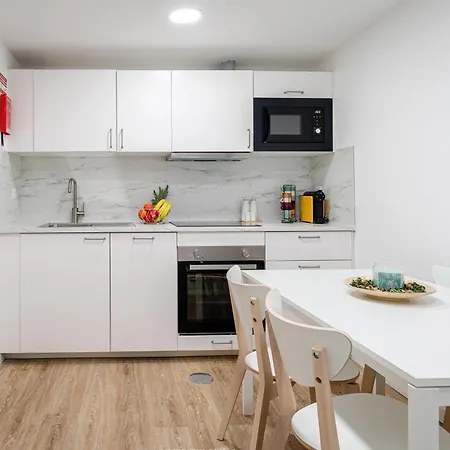 Hostwise - Modern Flat With A Appartamento *