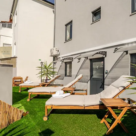 Apartment Hostwise - Modern Flat With A *