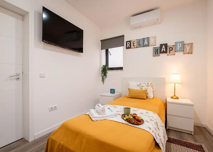 Hostwise - Modern Flat With A *