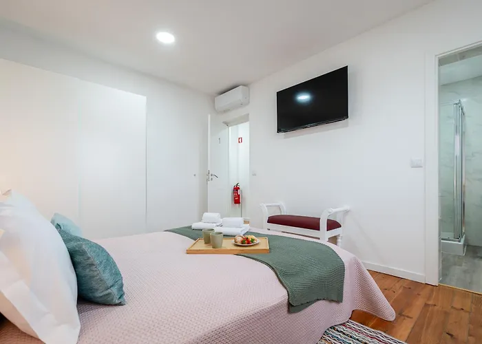 Hostwise - Modern Flat With A *