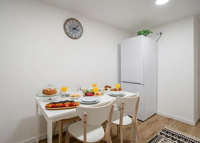 Hostwise - Modern Flat With A *