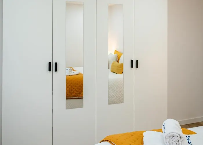 Hostwise - Modern Flat With A