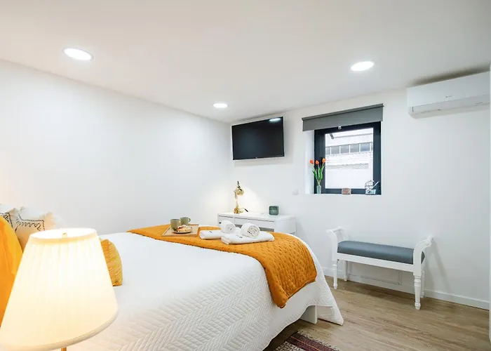 Hostwise - Modern Flat With A