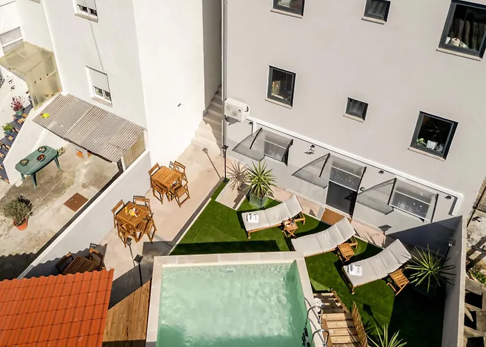 아파트 Hostwise - Modern Flat With A 사오마메데데인페스타